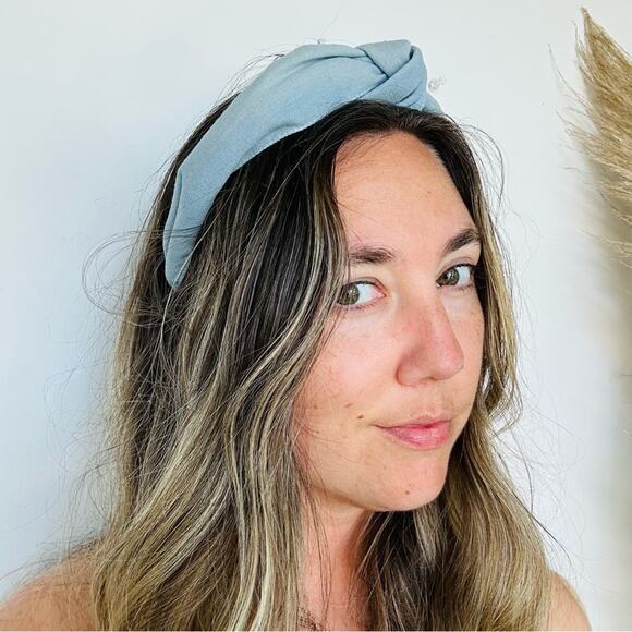 3/$20 NEW ANTHROPOLOGIE Baby Blue Fabric Knot Bow Headband Hair Piece Barbiecore - Picture 9 of 10